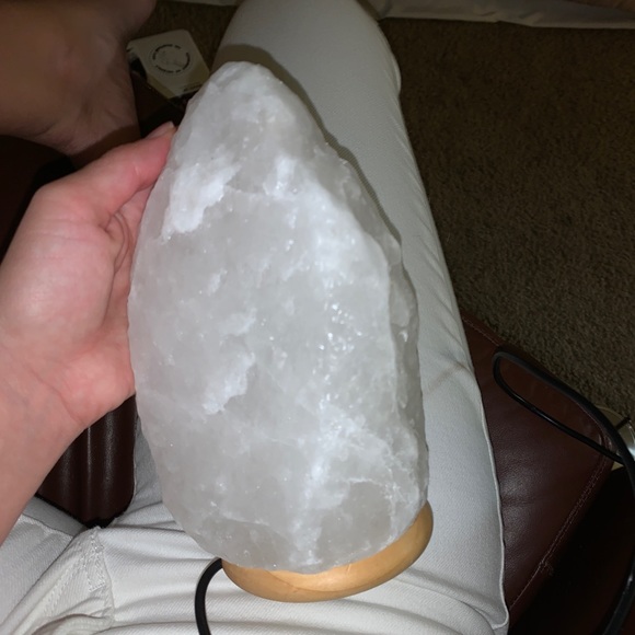 Changing Color Salt Lamp - Picture 10 of 14